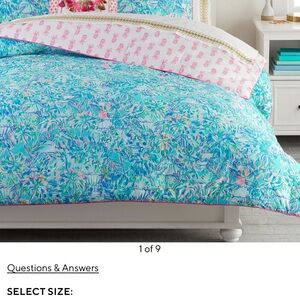 Lilly Pulitzer Pineapple Party Comforter (full/queen) and 2 matching euro shams